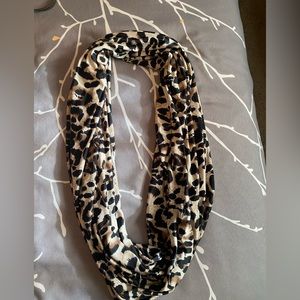 Leopard scarf
